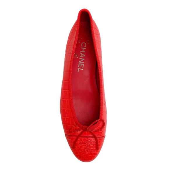 Chanel Coral Crocodile Leather Ballet Flats - Picture 4 of 6